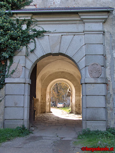 Schloss und Ruine Eschelberg in Oberösterreich