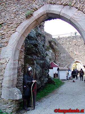 Mittelalter-Frühjahrs-Markt auf Burg Aggstein / Niederösterreich / April 2005