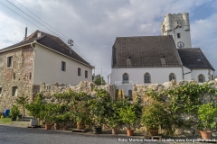 Ansicht der Kirche Arbing mit dem Mauerprojekt nach Entwürfen von Gottfried Kranzl.