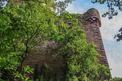 Burg Kintzheim mit der Greifvogelwarte im Elsass