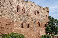 Burg Kintzheim mit der Greifvogelwarte im Elsass