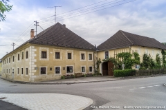 Hier kreuzten sich bis vor wenigen Jahrzehnten noch der von den nördlichen Höhen kommende Arbingerbach mit der Hauptstraße von Ost nach West.