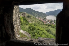 Der Blick reicht gar bis zum 1000 Eimer Berg und der MG Spitz an der Donau.