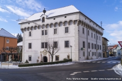 Schloss Hochhaus bestimmt auch heute noch das Ortsbild von Vorchdorf, war es doch jahrhundertelang zentraler Mittelpunkt der Herrschaft Hochhaus.