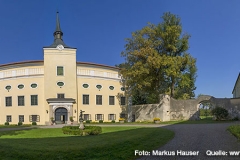 Perfektes Ambiente für edle Hochzeiten, Taufen oder Feiern bietet der Schlossgarten mit dieser traumhaften Kulisse im Hintergrund.