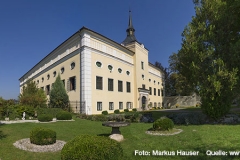 Perfektes Ambiente für edle Hochzeiten, Taufen oder Feiern bietet der Schlossgarten mit dieser traumhaften Kulisse im Hintergrund.