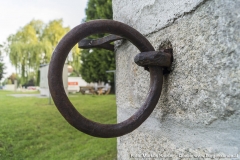 Da das Schloss Pragstein einst auch als Anlandestation der Fähre diente, sind heute noch die Führungen aus der Zeit der Rollenfähre zu sehen.