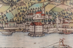 Schloss Pragstein auf diesem Stich im Detail. Ohne Ausfalltor an der donauseitigen Südseite, dafür mit Ecktürmchen.