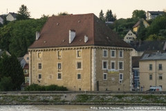 Schloss Pragstein fügt sich wunderbar in das historische Ambiente und schöne Panorama von Mauthausen.