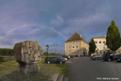 Schloss Pragstein fügt sich wunderbar in das historische Ambiente und schöne Panorama von Mauthausen.