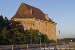 Schloss Pragstein fügt sich wunderbar in das historische Ambiente und schöne Panorama von Mauthausen.