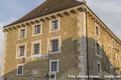 Schloss Pragstein fügt sich wunderbar in das historische Ambiente und schöne Panorama von Mauthausen.