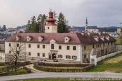 Im Bildhintergrund die Kirche zu Reichenthal, dem heiligen Bartholomäus geweiht.