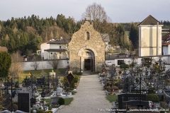 Der Friedhof der Kirche zu Reichenthal samt Gruft.