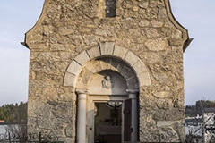 Der Friedhof der Kirche zu Reichenthal samt Gruft.