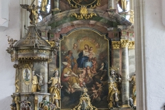 Der Hochaltar von Johann Bernhard Grabenberger wurde 1748 in St. Michael aufgestellt.