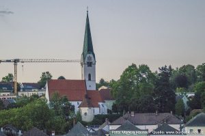 Kirche und Karner in Mauthausen O&ouml;