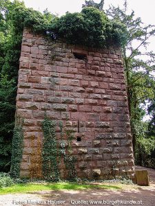 Burg Kintzheim mit der Greifvogelwarte im Elsass
