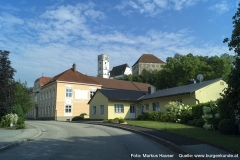 Um die heutige Hauptstraße gruppieren sich die ältesten Gebäude in Arbing.